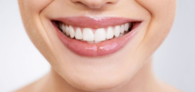Dents sensibles et blanchiment; 6 trucs pour blanchir sans souffrir